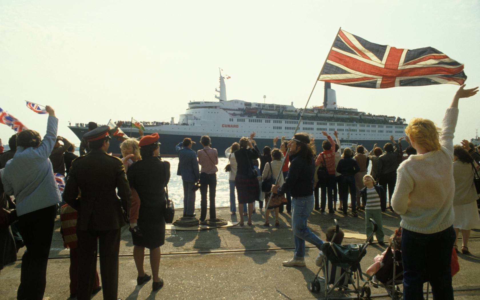 QE2 leaves for the Falklands War.