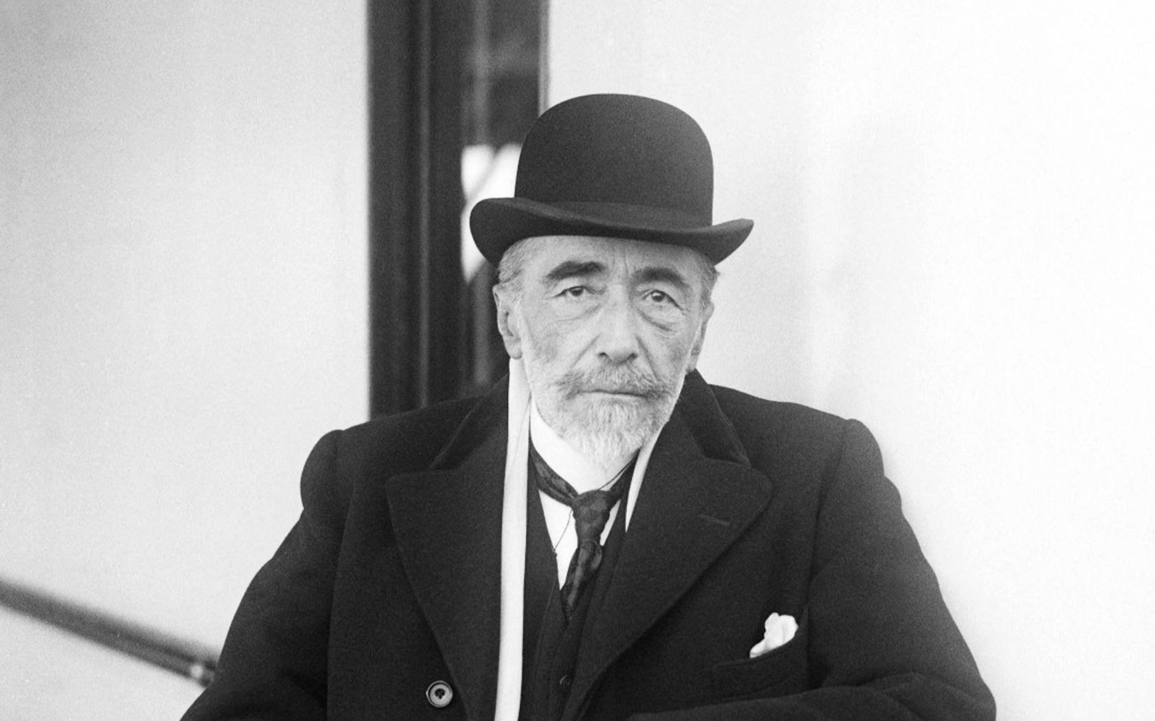 Joseph Conrad arriving in New York, 1920.