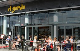 Restaurangerna välkomnar halverad avgift i kristider