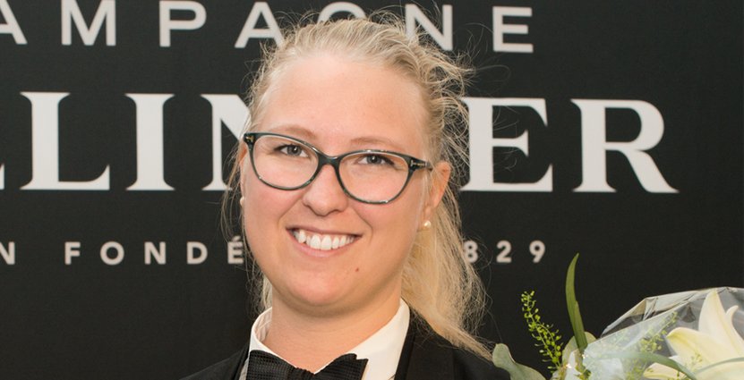 Glädjestrålande vinnare. Emma Ziemann är Sveriges bästa kvinnliga sommelier i år. 