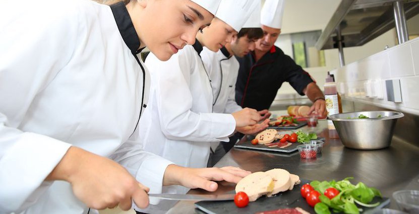Service, arbetsmiljö, ledarskap och hållbarhet är några områden där<br />
 det finns ett utbildningsbehov hos Visitas medlemmar. Foto: Colourbox