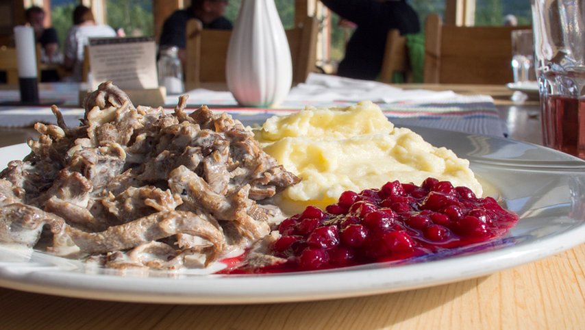 Lokal mat på Restaurang Skáidi