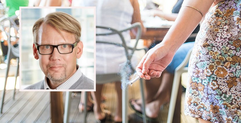 Rökförbudet på uteserveringar innebär ytterligare en regelbörda för en redan regeltyngd bransch, anser Stefan Lundin. Foto: Colourbox/Visita