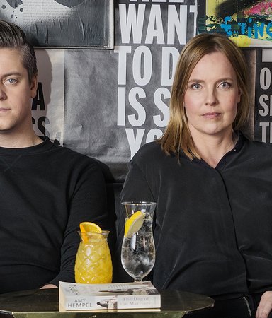 Författarparet som skriver smart feelgood om kärlek i bokbranschen