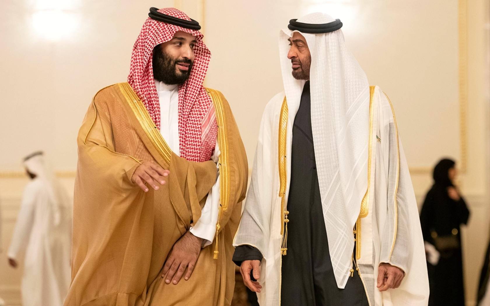 Sheikh Mohamed bin Zayed Al Nahyan (right) meets with visiting Saudi Crown Prince Mohammed bin Salman bin Abdulaziz