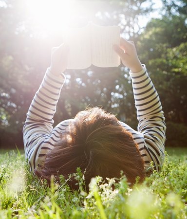 10 nya debutböcker att upptäcka sommaren 2021