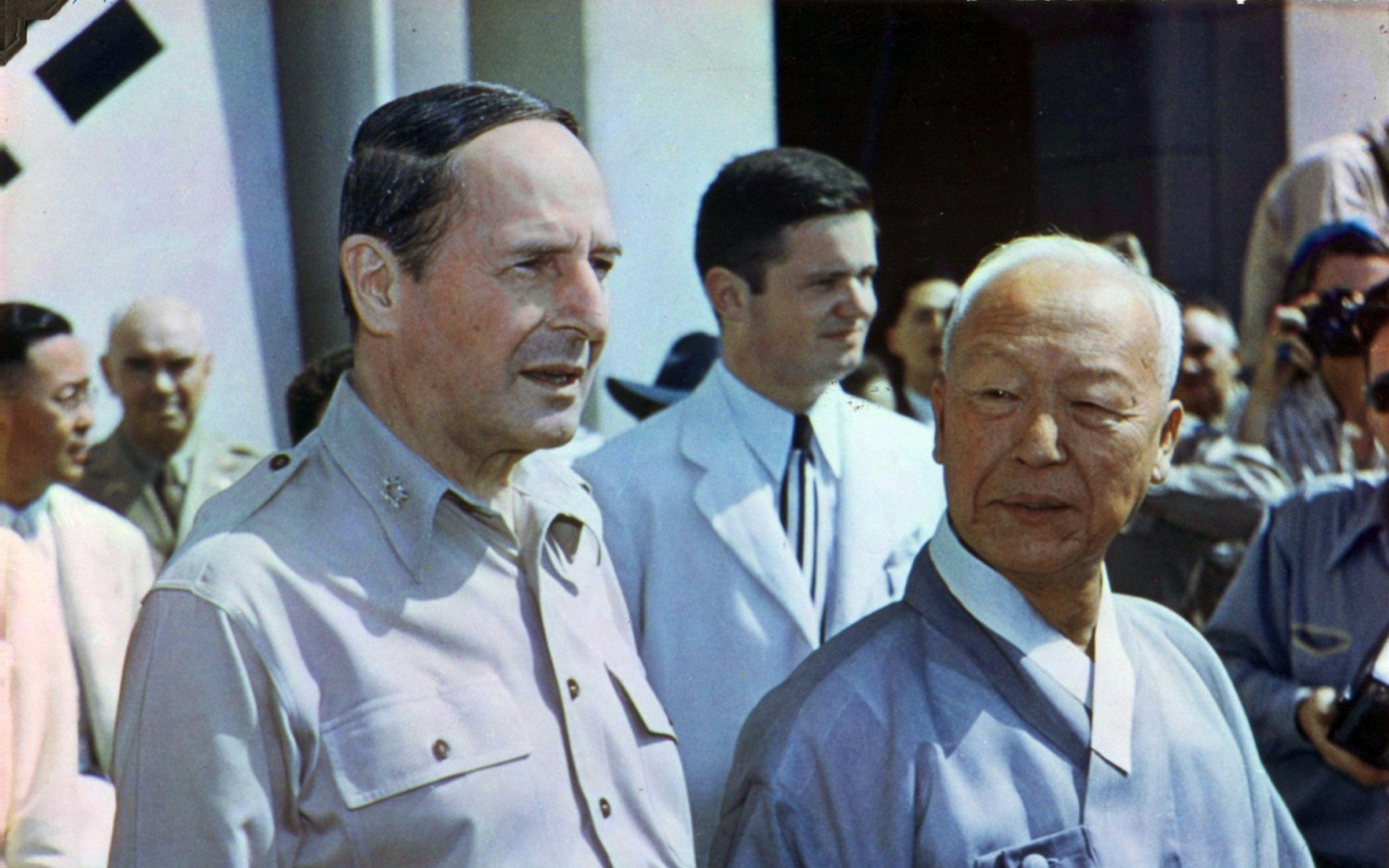 South Korean President Syngman Rhee and General Douglas MacArthur in 1948.