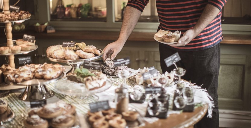 Alingsås lockar med fika, exempelvis på Nolbygård. Tina Stafren/Westsweden.com