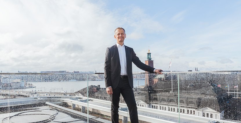 Hotelldirektör Peter Storckenfeldt på terrassen utanför Capitol. 