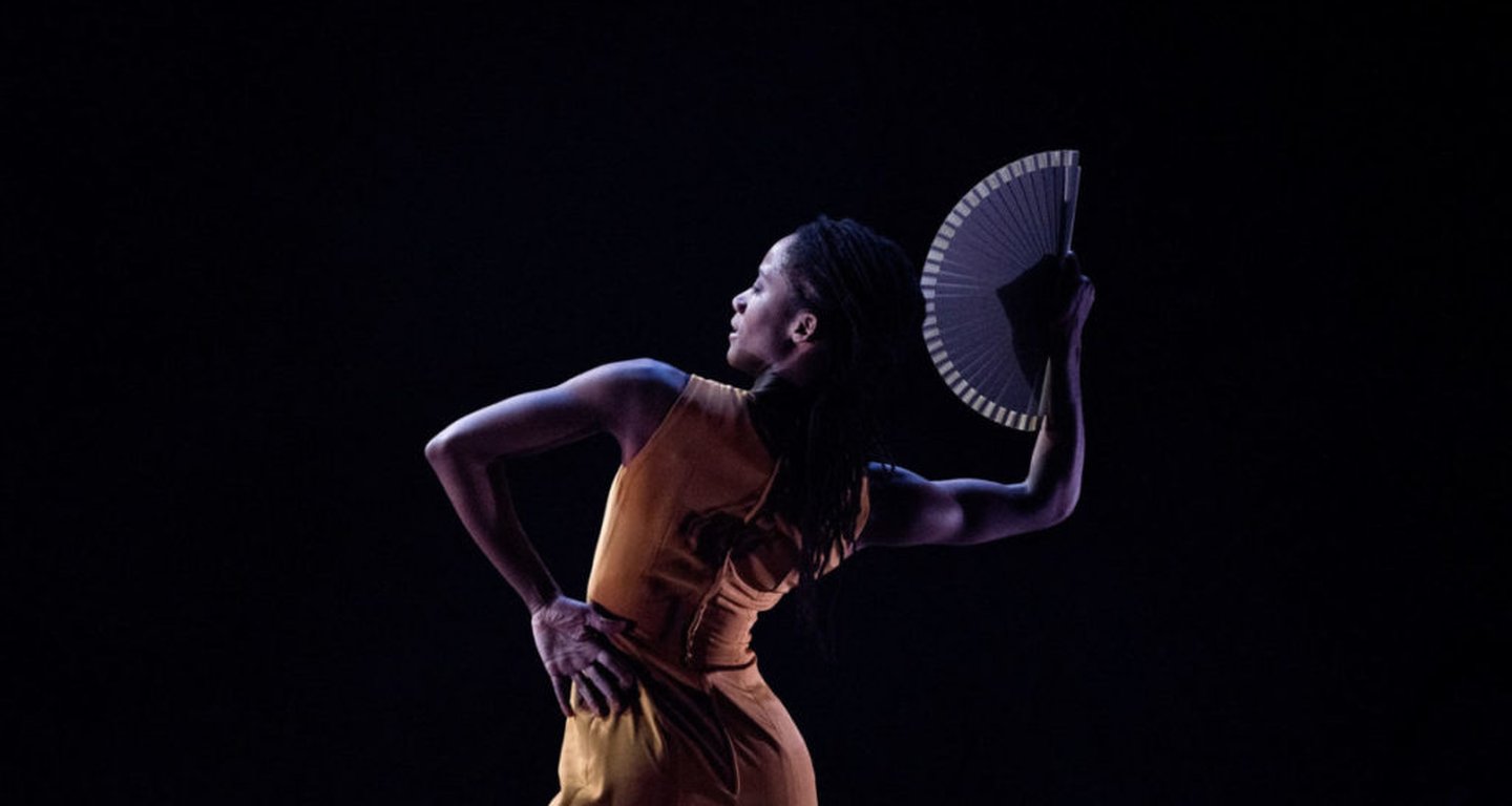 dotdotdot-6527-i-come-to-my-body-as-a-question-1200x801-1024x684