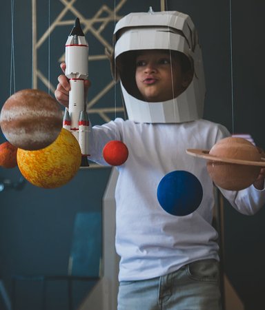 3, 2, 1, blast off! 17 barnböcker som utspelar sig i rymden