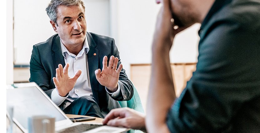 Ibrahim Baylan har redan pratat med Maud Olofsson om<br />
 vilka som är branschens viktigaste frågor. Foto: Besöksliv
