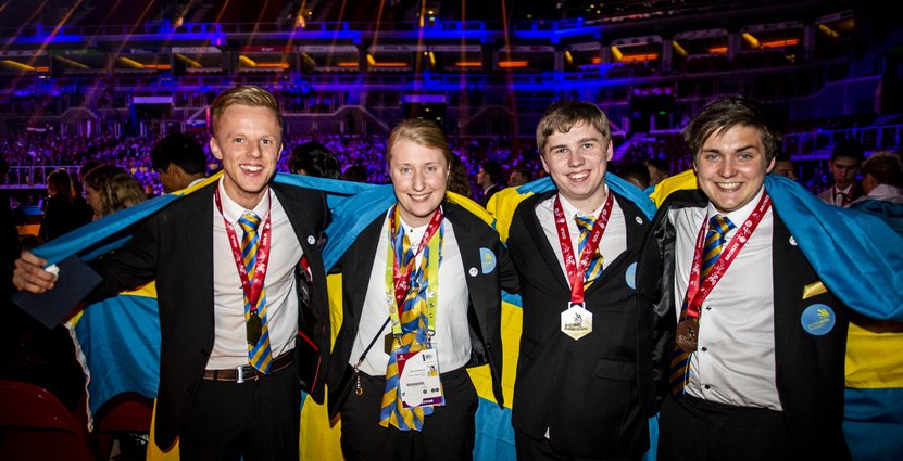 Medaljörer 2018: Viktor Thulin, kock, Lina Andersson, bagare, Martin Lindelöw, industrielektriker och Emil Fäldt, hotellreception. WorldSkills Sweden