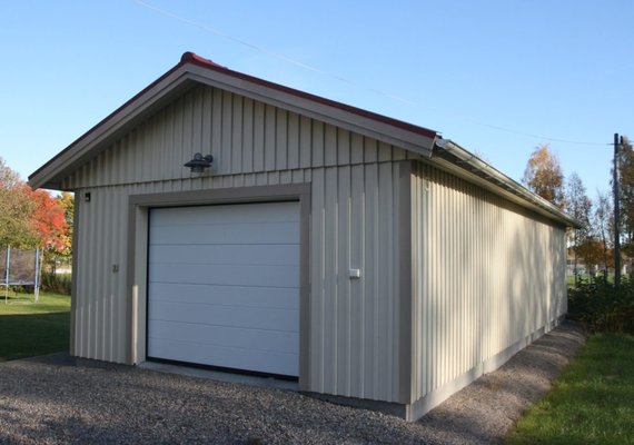 Simple single garage door