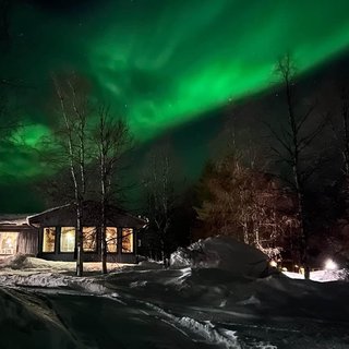 Norrsken över Kristallen i Lannavaara