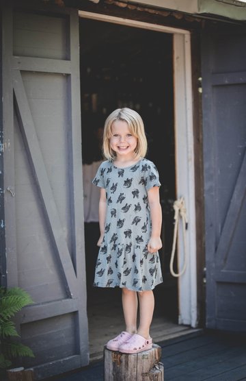 little-girl-compressed