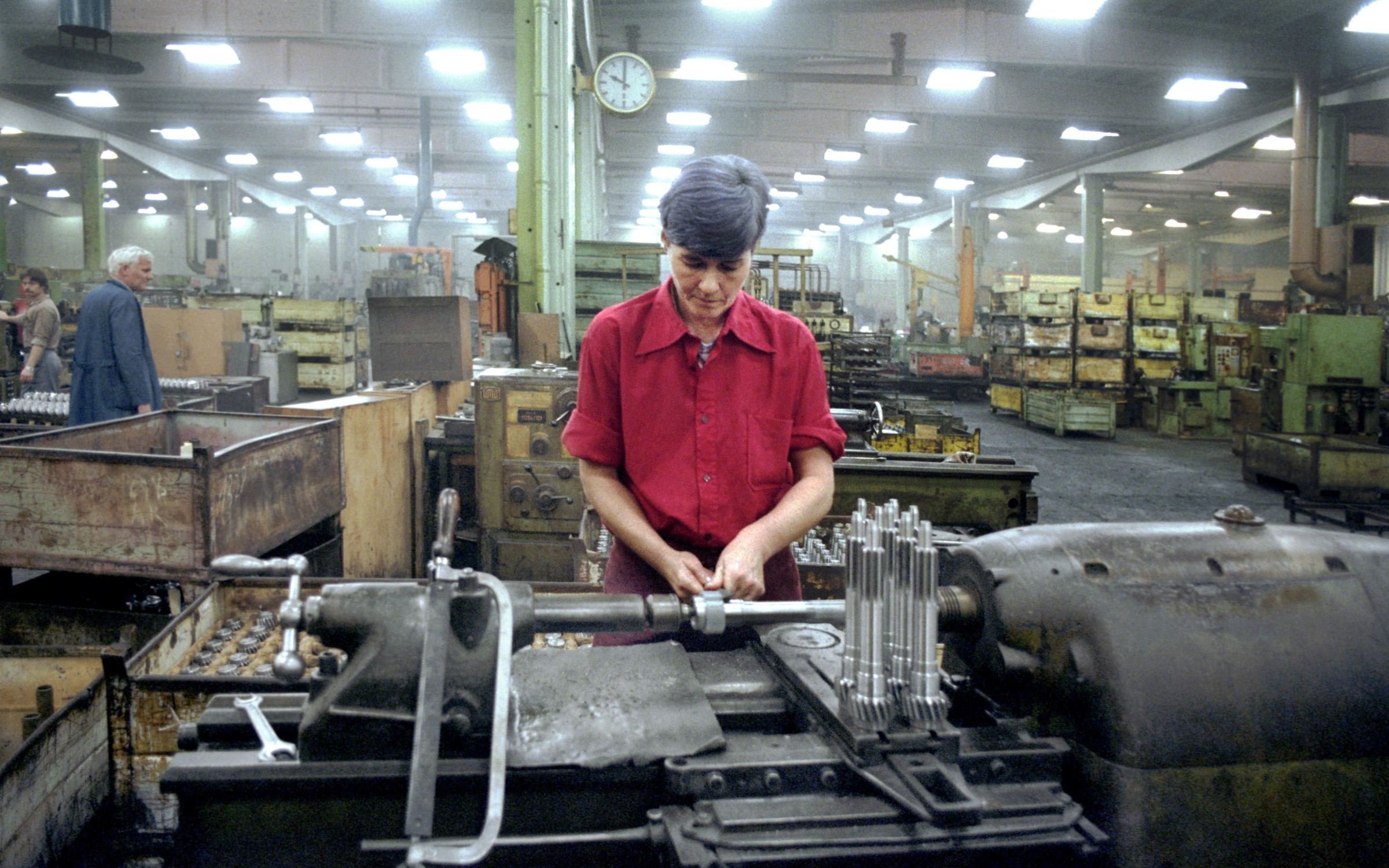 Getriebewerk factory hall in Brandenburg in 1989-1990/
