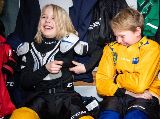 Vad är det som gör ishockeyn rolig?