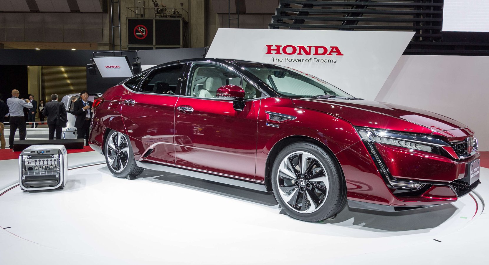 Honda Clarity Fuel Cell på motormässan i Tokyo 2015.