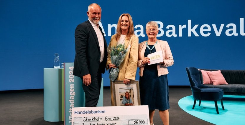 Jonas Siljhammar, Anna Barkevall (Årets kvinna i besöksnäringen) och Maud Olofsson Foto: Visita